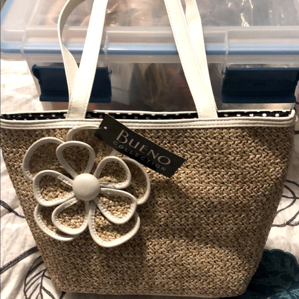 Bueno Collection straw Purse